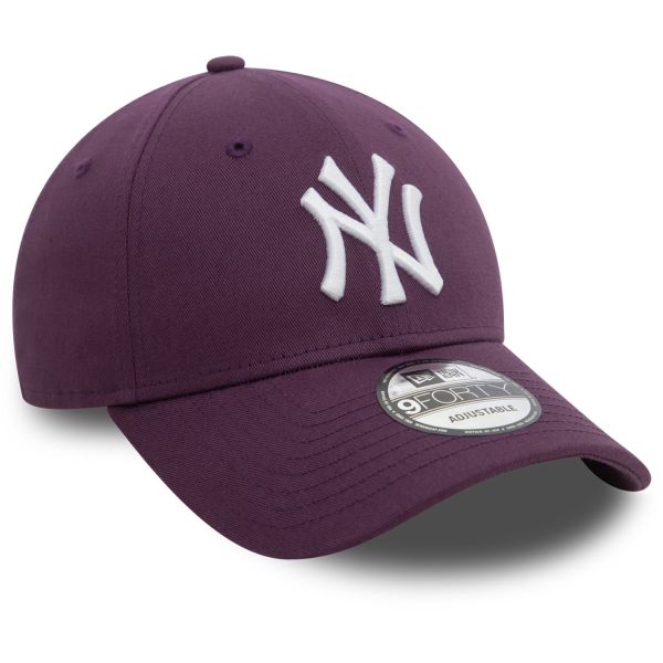 New Era 9Forty Strapback Cap - New York Yankees purple