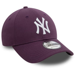 New Era 9Forty Strapback Cap - New York Yankees purple