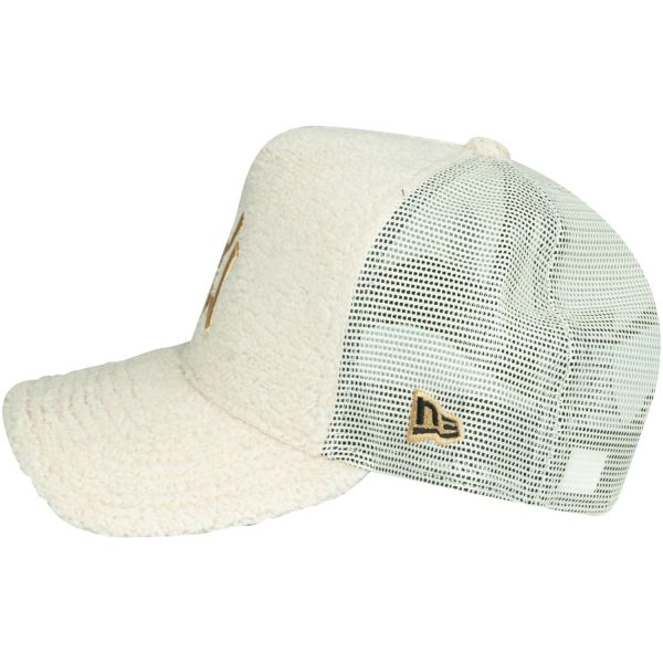 New Era A-Frame Trucker Sherpa Cap - BORG NY Yankees beige